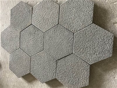 Busch hämmerte Granitfliesen