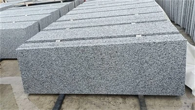 Küchenarbeitsplatte aus weißem Granit